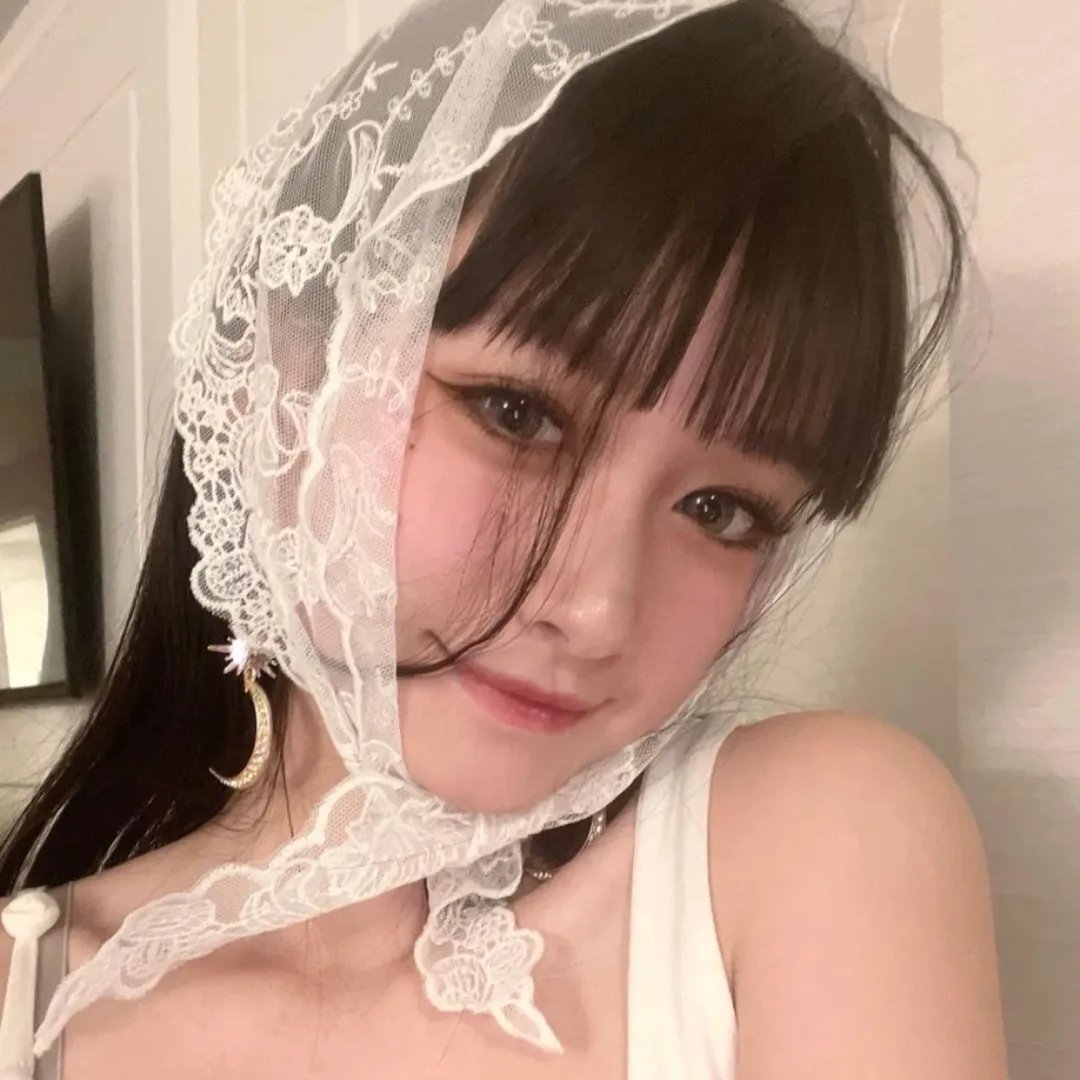 金发男郎封面